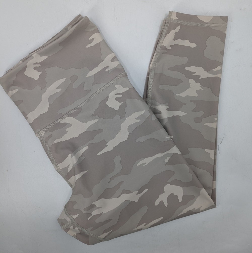 NWT ATHLETA Elation Camo 7/8 Tight Leggings